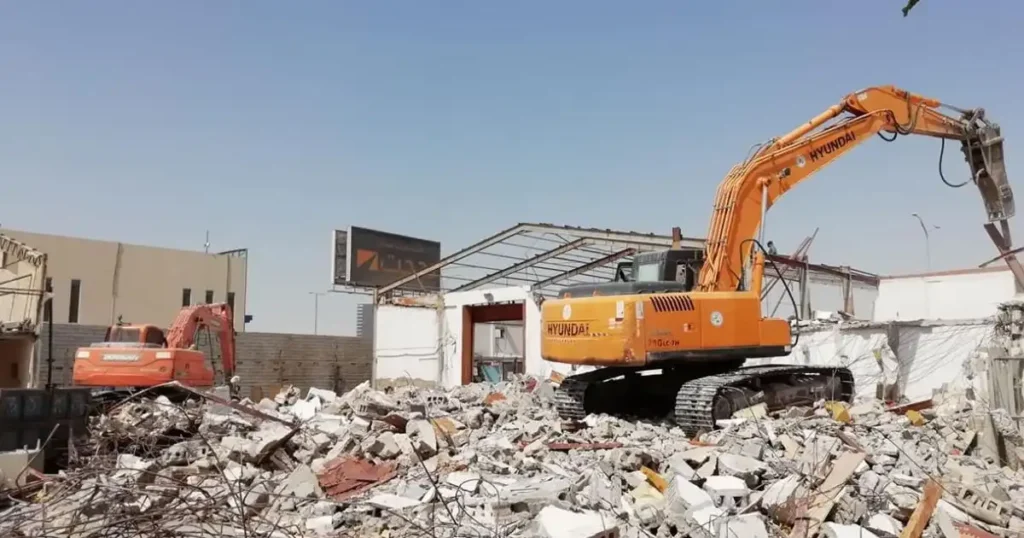 استخراج وتفكيك هياكل سكراب مصنع